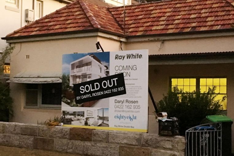 Sydney housing boom lifts prices to a record high