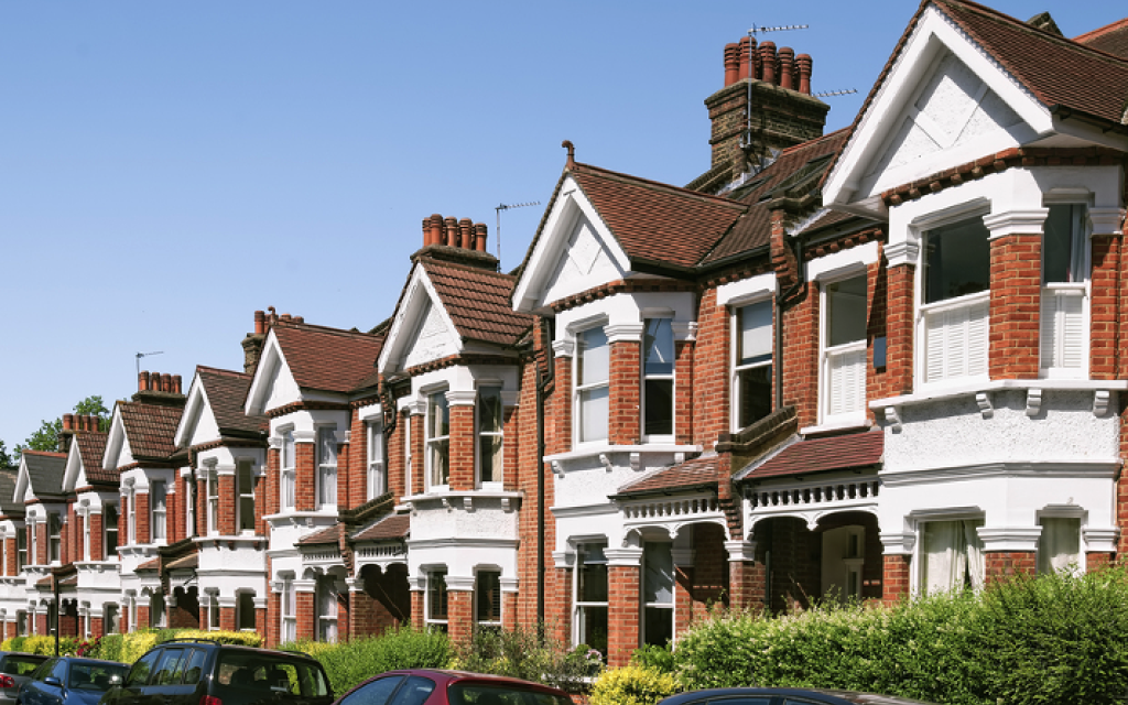 UK Housing Price Rise for the First Time in 8 Months