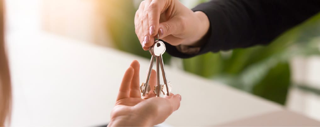 How Singaporeans Can Own Property in the U.K. (2025): Costs, Risks & Setup