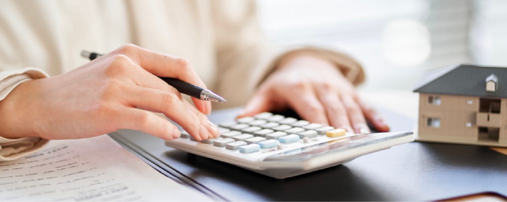 How Singaporeans Can Own Property in the U.K. (2025): Costs, Risks & Setup