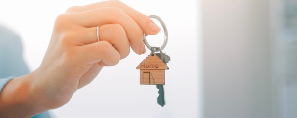 How Singaporeans Can Own Property in the U.K. (2025): Costs, Risks & Setup